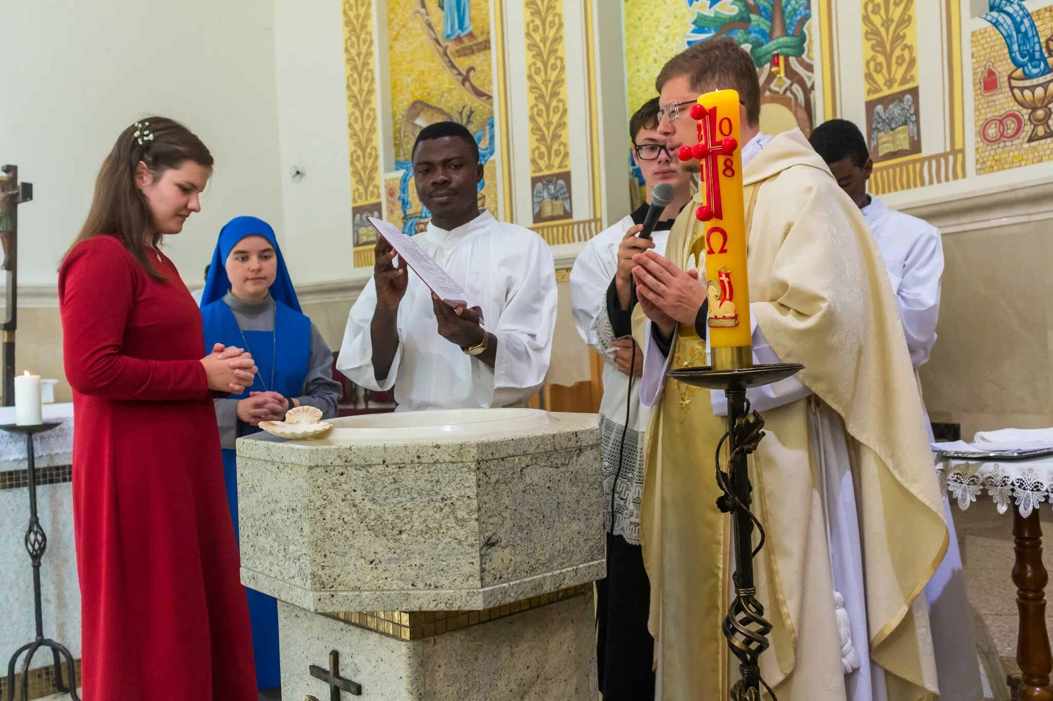 Крещение господне у католиков. Крещение христа католичество. Католическое крещение в 2024 году какого числа. Католическое крещение господне (baptism of the lord). Освящение великой воды русская вера.
