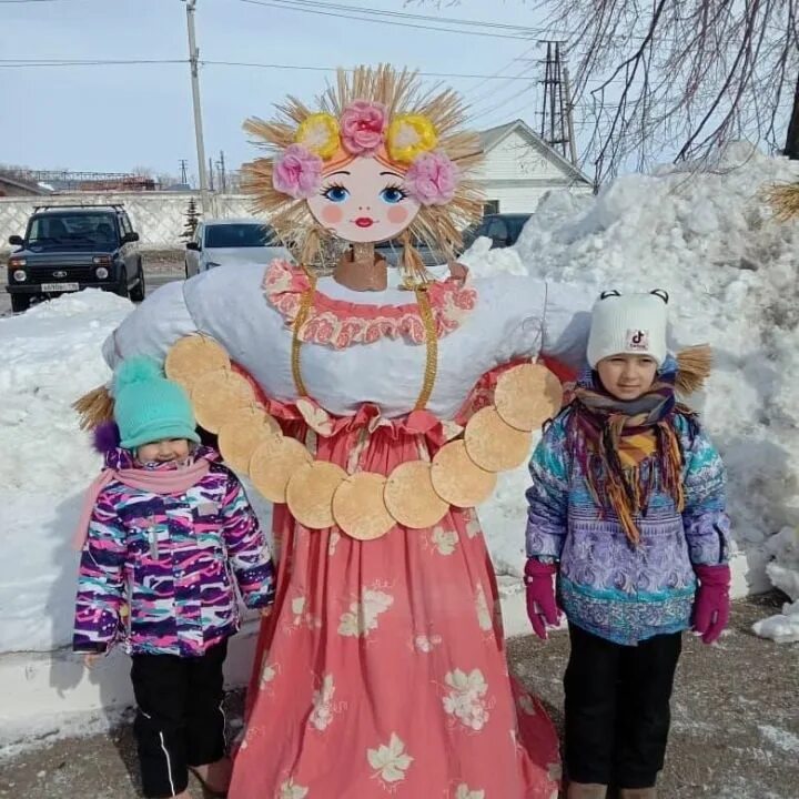 Где можно погулять на масленицу. Масленица провожает зиму. Образ Масленицы. Тематическая одежда на Масленицу. Нарчж нв Масленица.