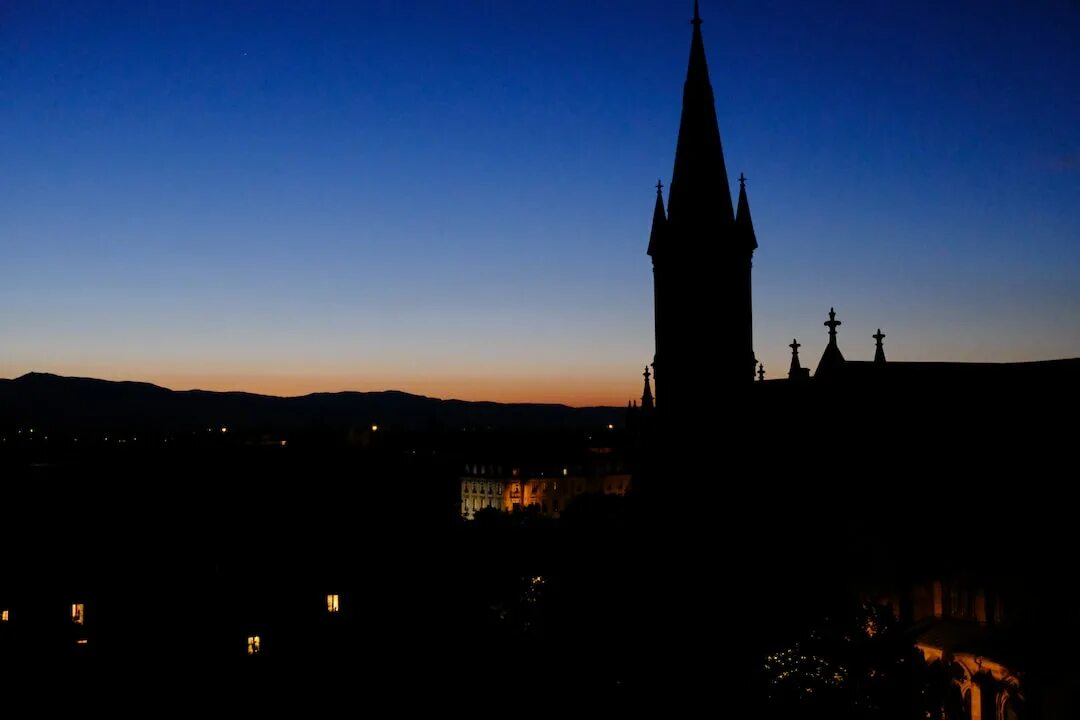 Luluc. Early night. Have an early night. Early night. текст песни the dice.