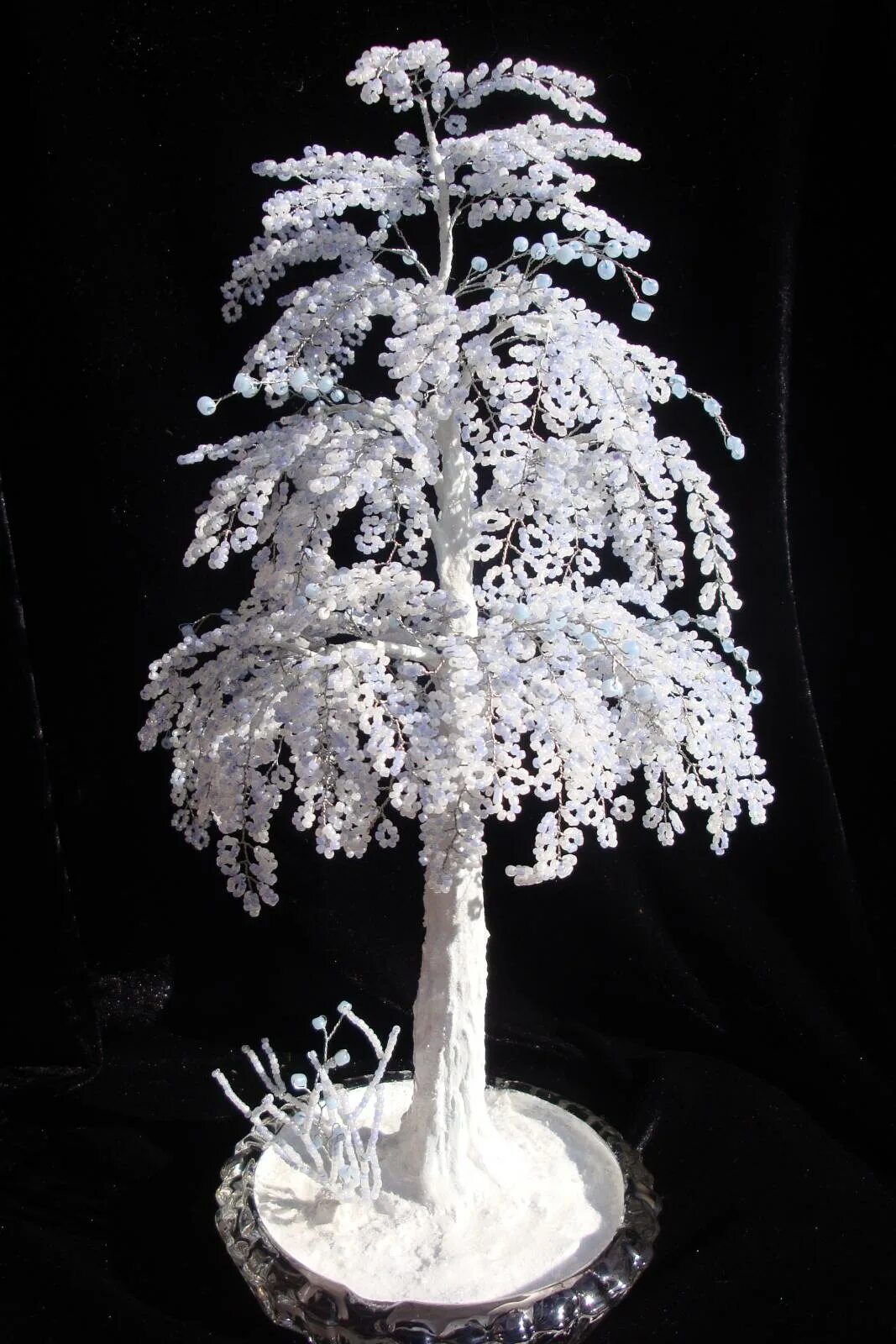 зимние бисерные деревья. снежное дерево из бисера. бисерное дерево рябина. деревья из бисера своими руками. зимнее дерево из бисера своими руками.