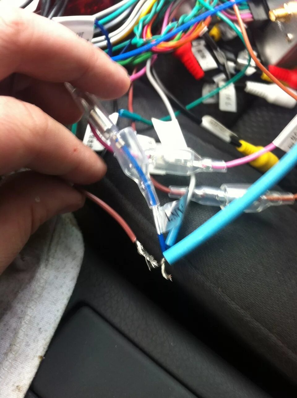 Подключил магнитолу а звука нет. Подключил магнитолу а звука нет. Провода на магнитолу пионер ваз 2110. Поло 2017 замена магнитофона. Нет звука в магнитоле.