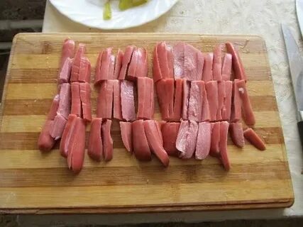 Колбасой сборную мясную и картошкой