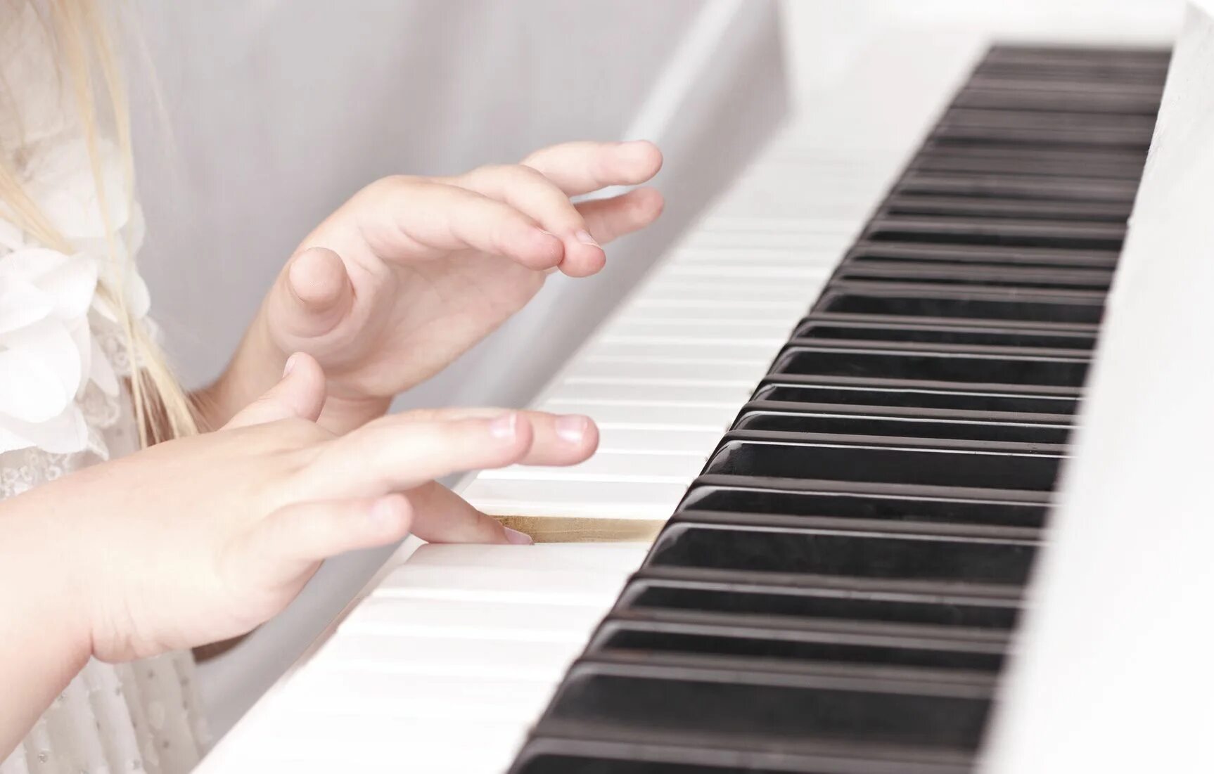Look she playing the piano