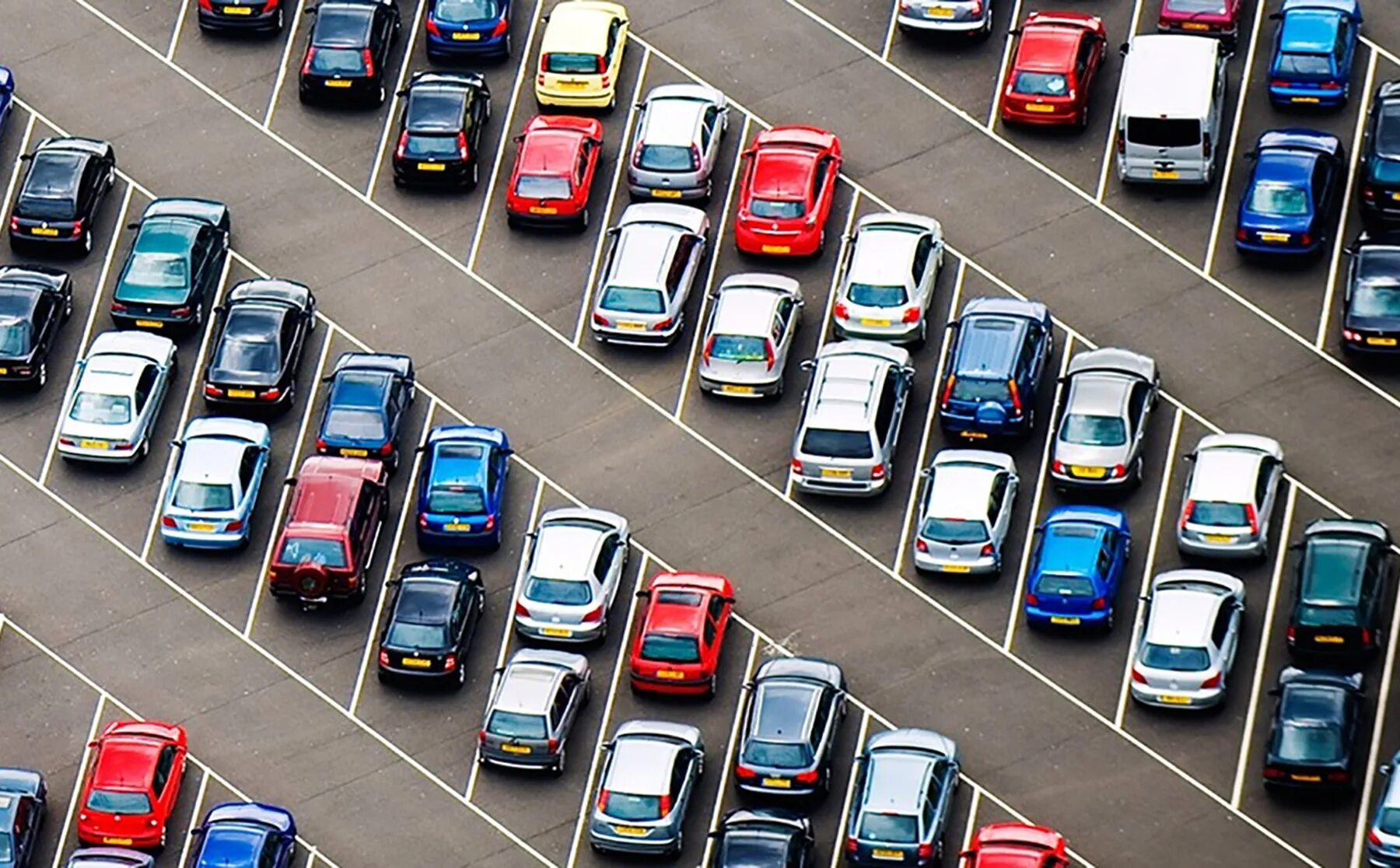 Много автомобилей. Машина на парковке. Много машин. Много машин на стоянке. Машина на парковке.