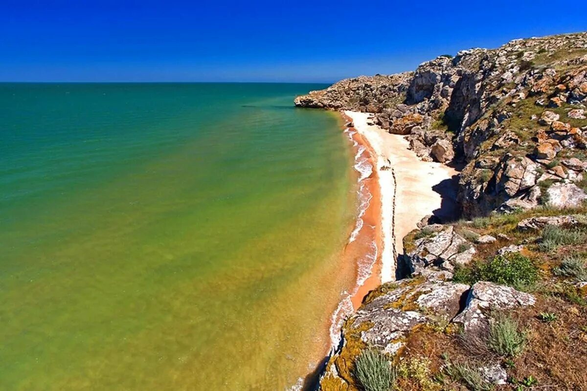 Крым фото пляжей. Генеральская бухта Азовское море. Керчь Азовское море Генеральские пляжи. Генеральские бухты Керчь. Крым Керчь Генеральские пляжи.