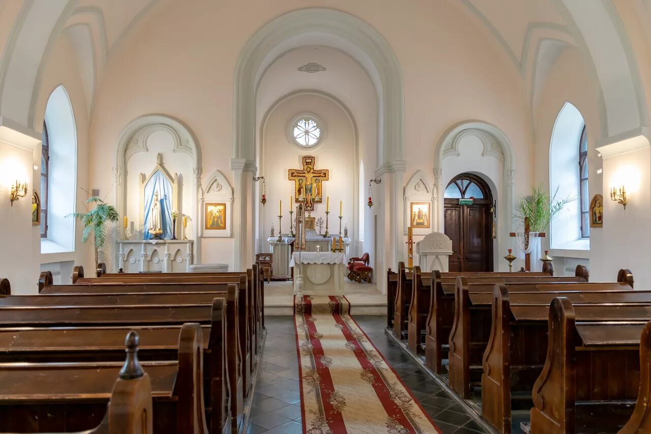 Время работы костела