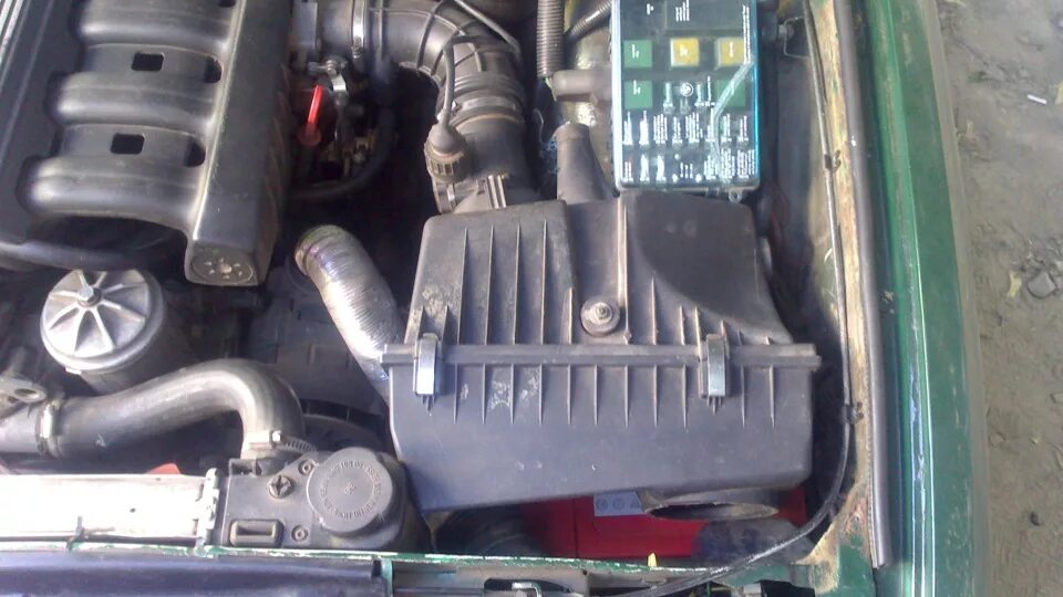 Воздушный фильтр bmw 550. Tu5jp4 воздушный фильтр. Air filter in car. Воздушный фильтр бмв е34. Воздушный фильтр бмв е34.