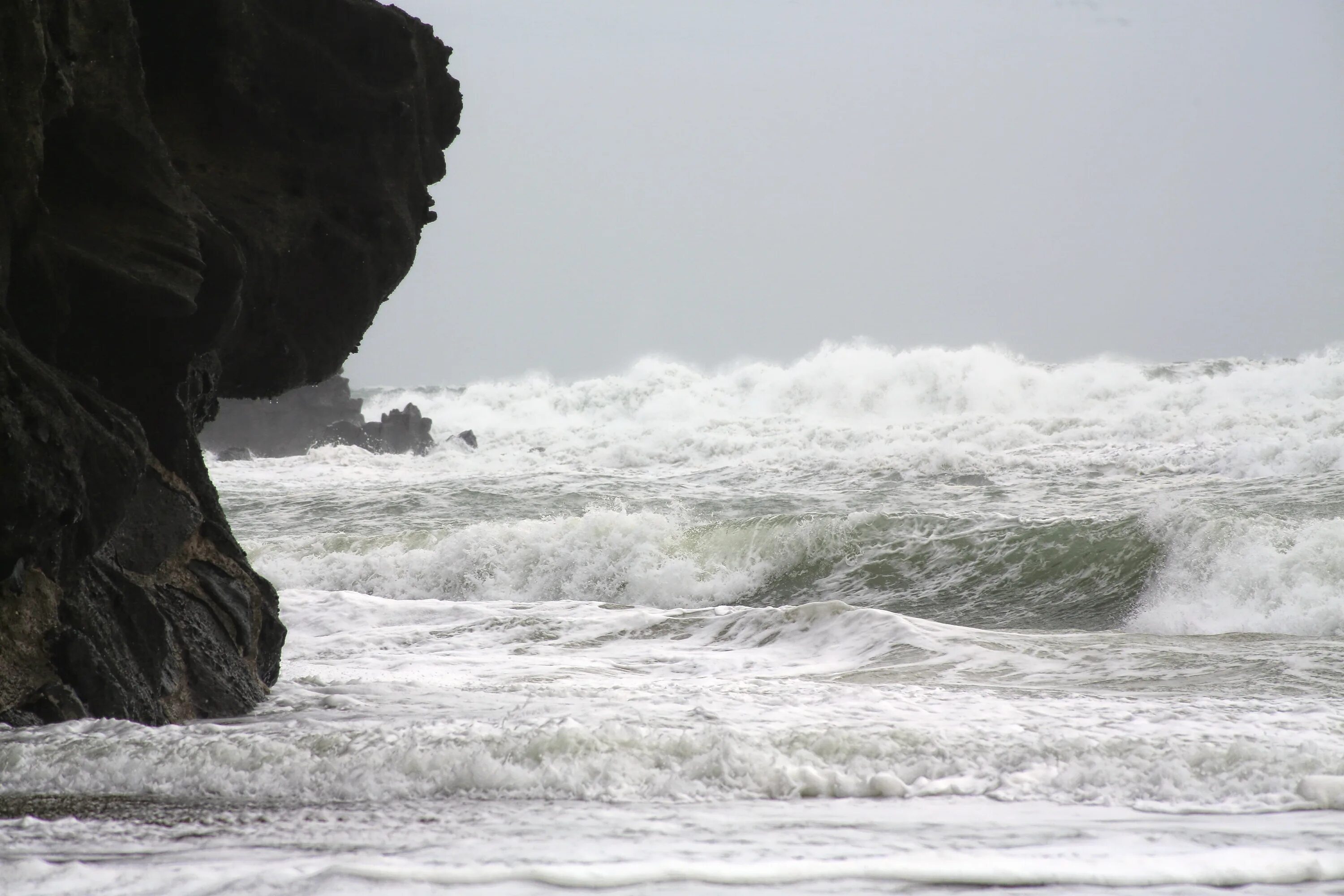 Буря на море. Море шторм. Природа море. Буря на море с берега.