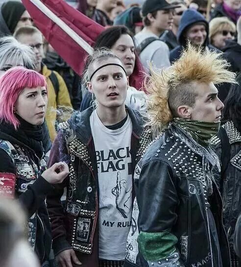 Kill punk. Краст панк субкультура. Crust Punk девушки. Панк субкультура 2022. Crust Punk 2021.