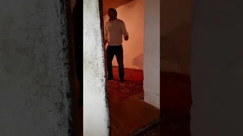 Душтағы брюнетка мен брюнетка арасындағы секс