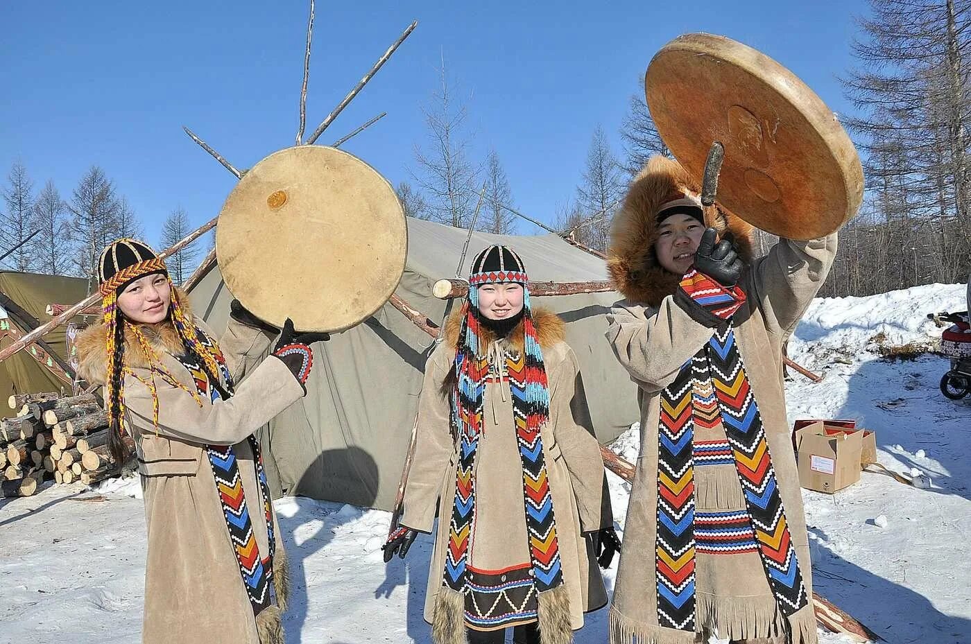 Национальный костюм эвенков Забайкалья. Народ эвенки Красноярский край. Традиции эвенков Забайкалья. Эвены нанайцы.