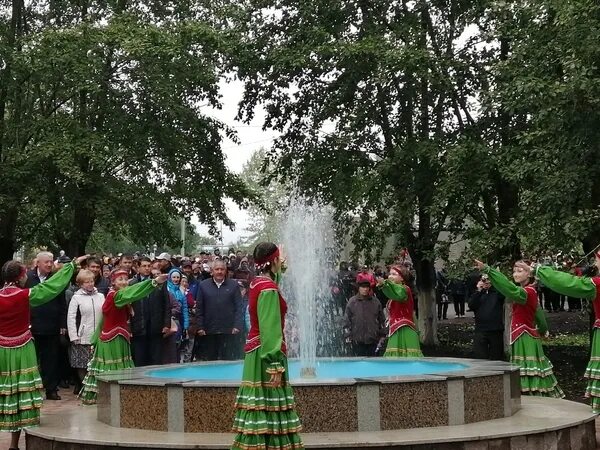 Стерлибашевские родники. Парк Стерлибашево. Село Стерлибашево парк Победы. Благоустройство село Стерлибашево парк. Администрация Стерлибашево.