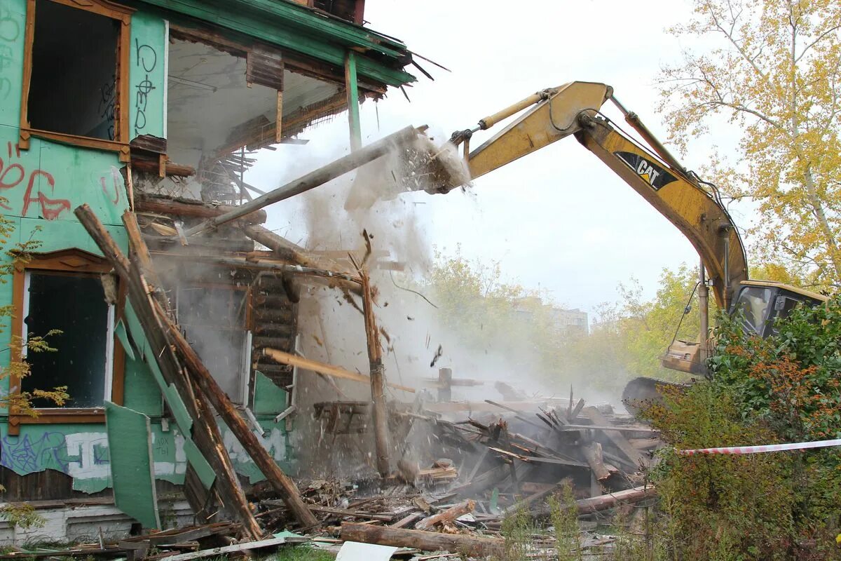 Горящий дом арт. Снос в новгороде. Здания которые снесли на путейской в 2015. Снос в новгороде. Снос бани.