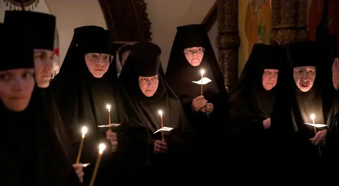 Жизнь в монашестве. Постриг в монахини. женский монастырь постриг в монахини. монашеский постриг в женском монастыре. монашеская жизнь.