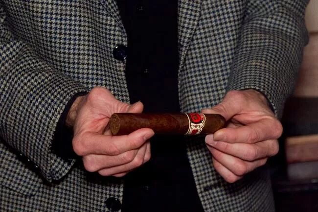 любитель сигар