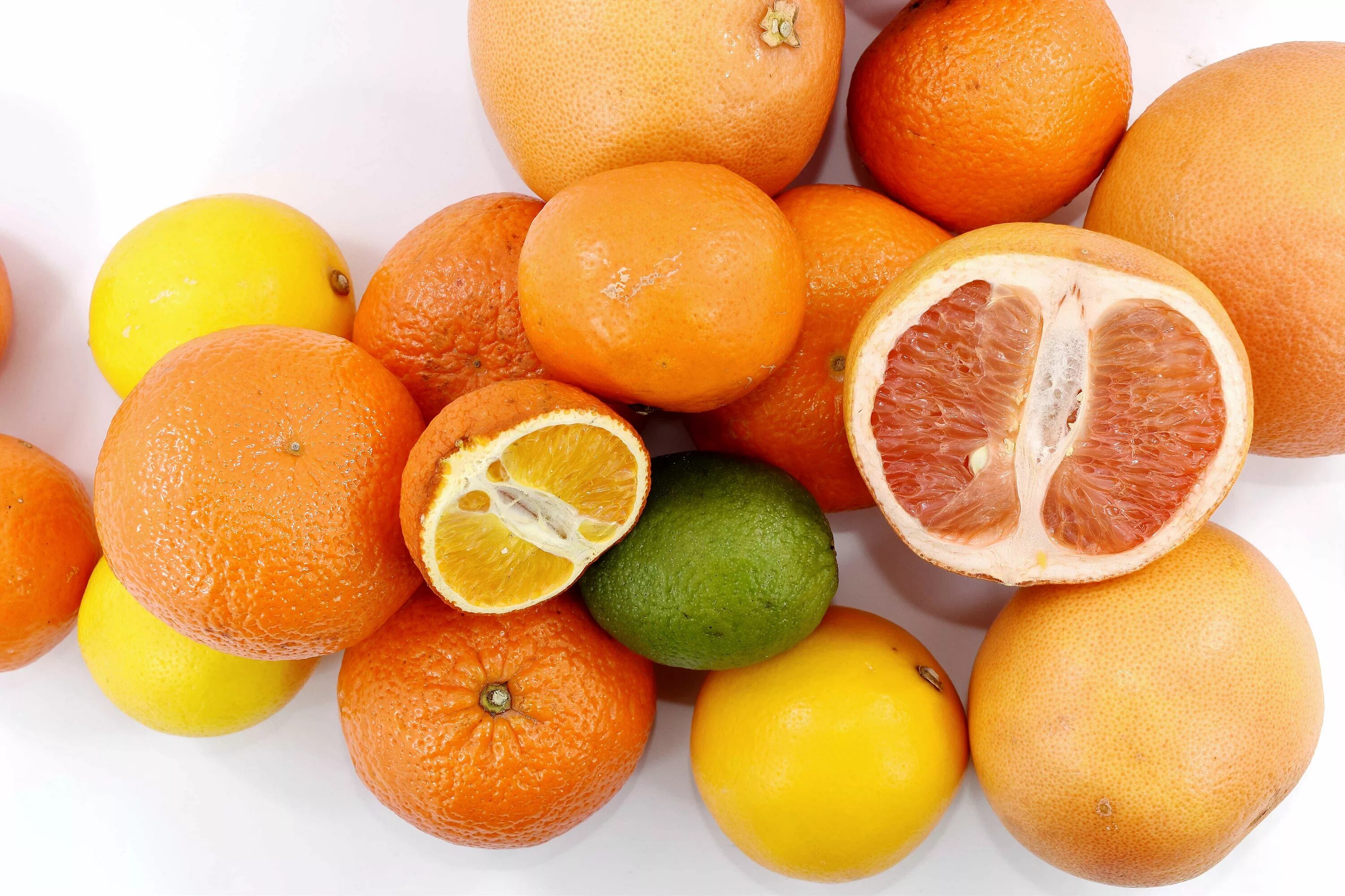 Цитрус мандарин Mandarine. Апельсин мандарин грейпфрут. Помело мандарин апельсин. Апельсин грейпфрут помело.