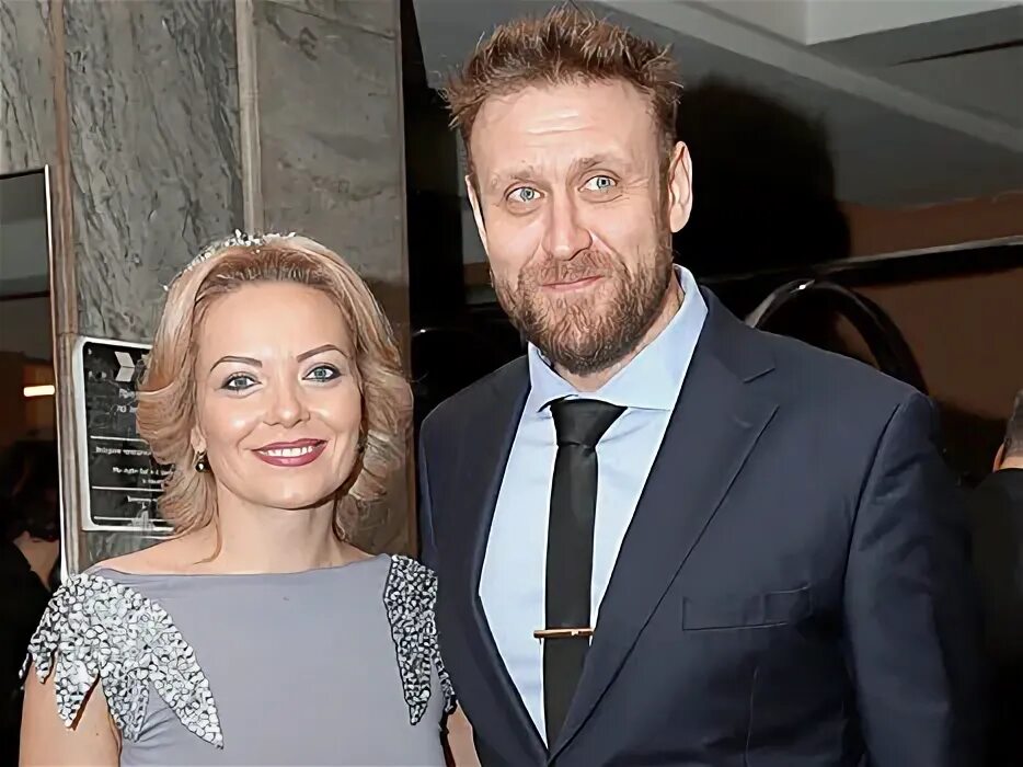Актер шрайбер николай биография и личная жизнь Заметно похудевший актер из фильма "Аритмия" Николай Шрайбер вышел в свет Вокр
