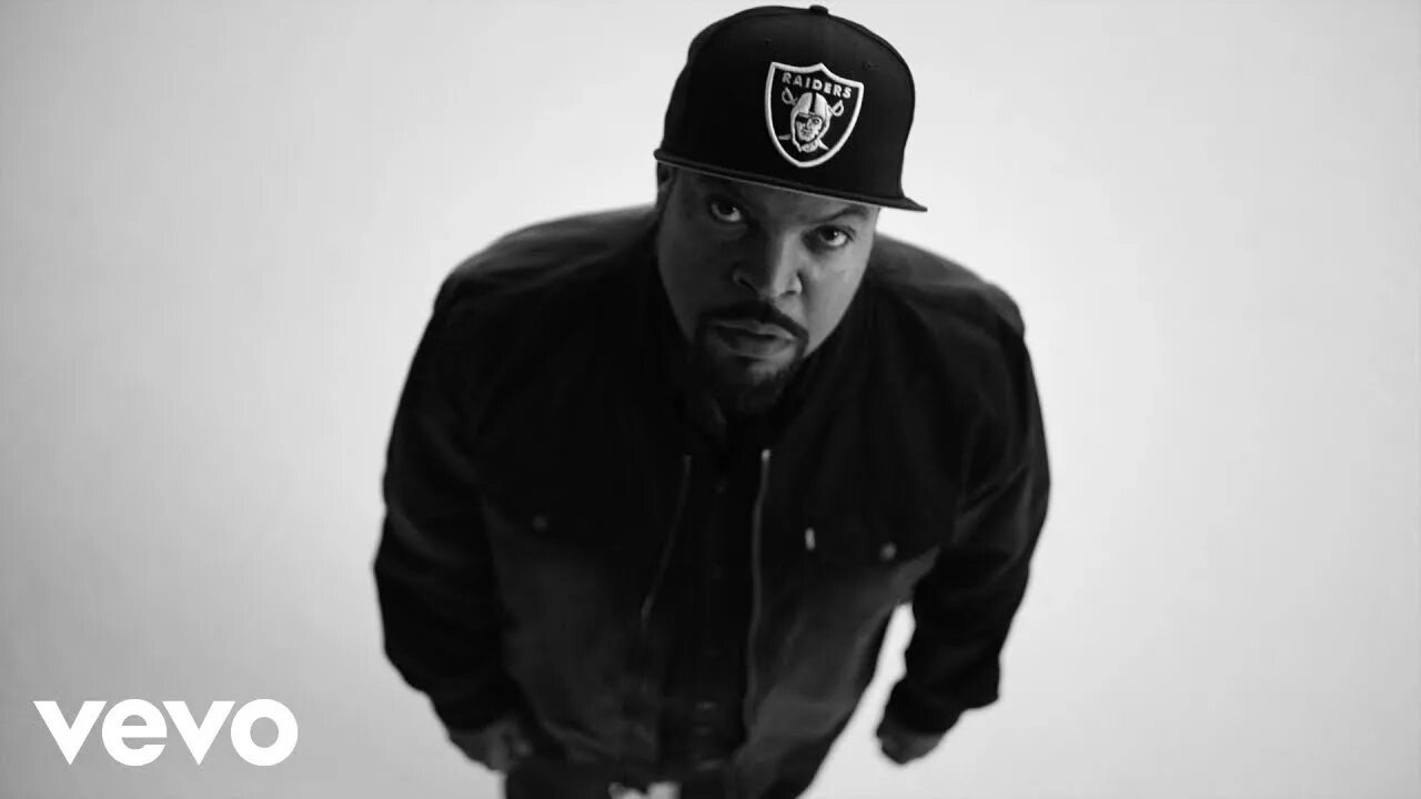 Ice cube freestyle whoa. Ice cube. ice cube рэпер. ain&#039;t got no. айс куб клипы.