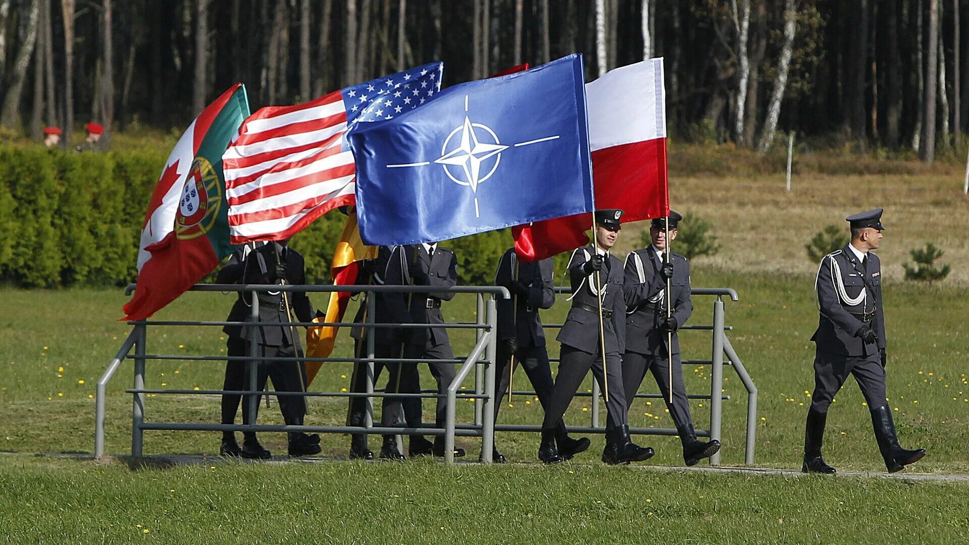 Румыния НАТО. НАТО начало. НАТО В Восточной Европе. Самая большая армия НАТО. Нато единый