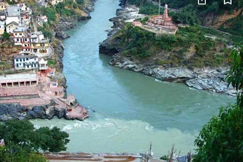 Реки берущие начало в гималаях. Девпраяг Индия. Девпраяг Индия слияние рек. Девпраяг Гималаи. Алакнанда река.