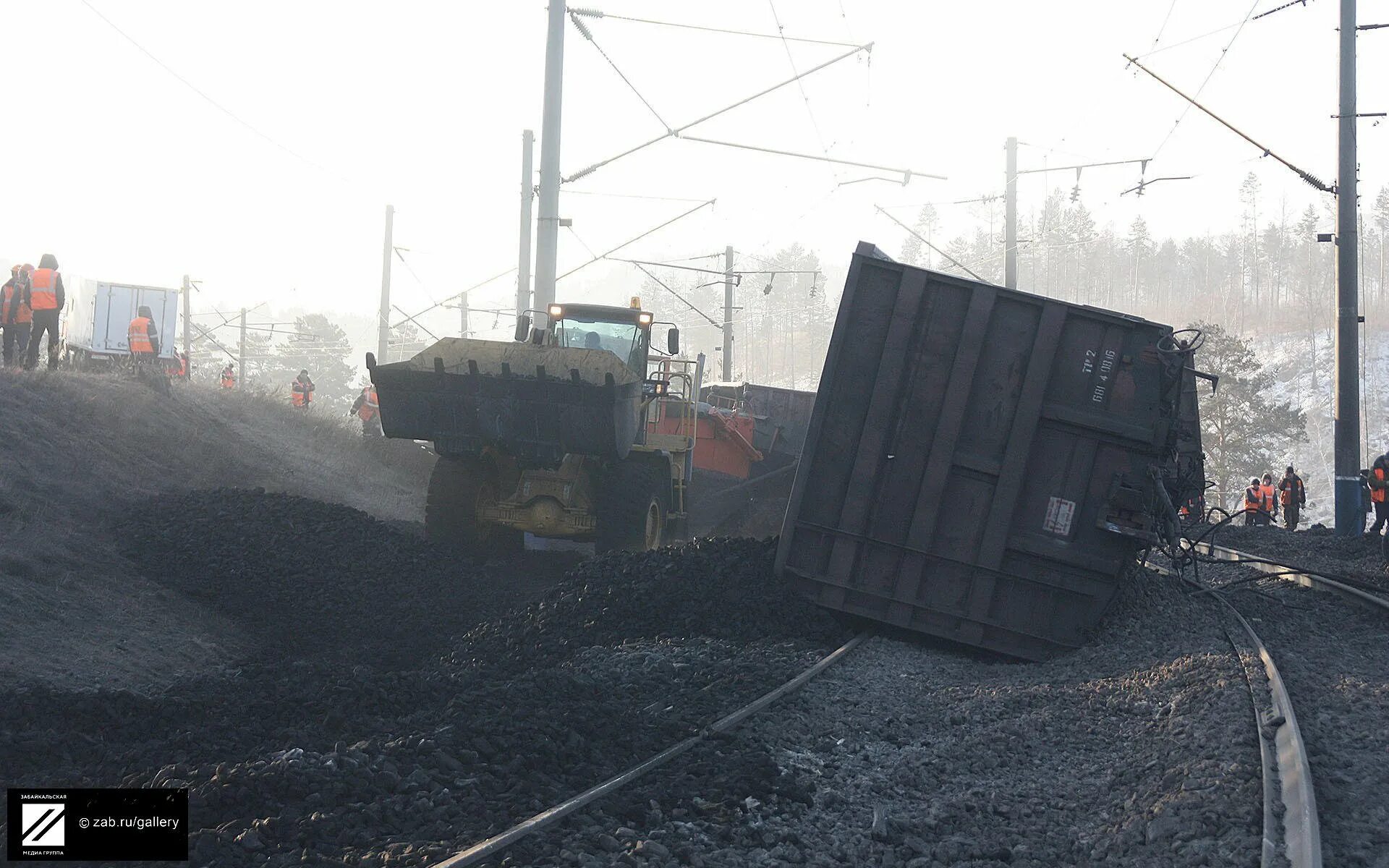 Сход вагонов на забайкальской. Сход вагонов 28.12. сход вагонов на красноярской железной дороге 12.03.2018. сход вагонов лангепас. сход вагонов под читой.