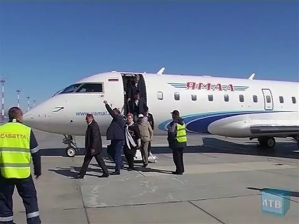 Москва салехард авиабилеты. Ютэйр табло вылета. N4 418 рейс. Вылет салехард москва. Авиакомпания ямал новый уренгой.
