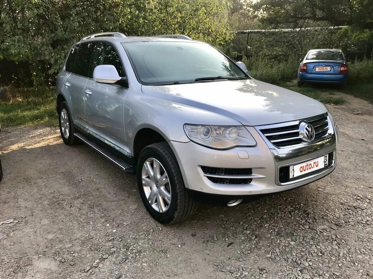 Volkswagen Touareg серебристый 2003г r20. Туарег серебристый. Серебристо желтый Туарег. Туарег. Серебряный Мираж.