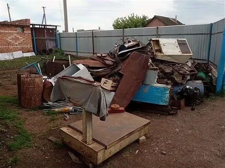 Металлолом самовывоз. Тонна металлолома. тонар с металлоломом. 20 тонн металлолома. чермет тонна.