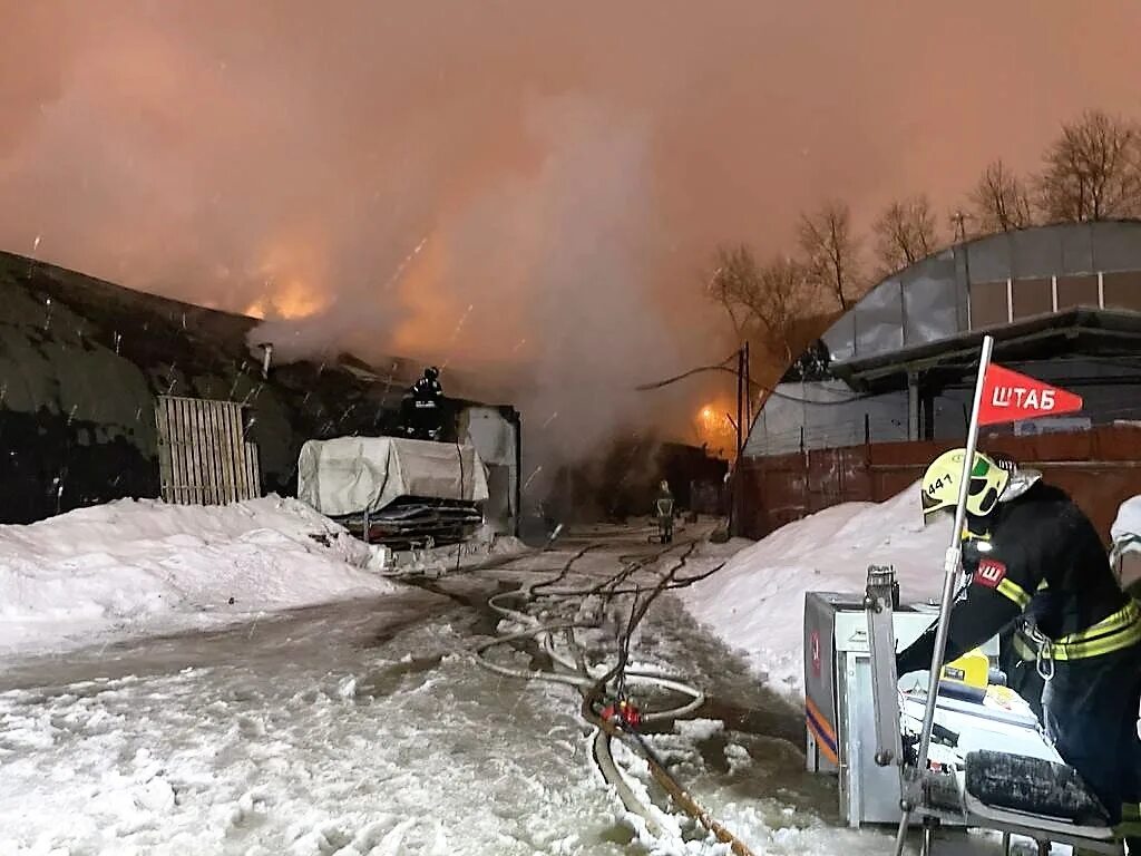 пожар на юго-востоке москвы. 05. на востоке москвы сегодня. пожар ювао. взрыв газа в москве на северо востоке.