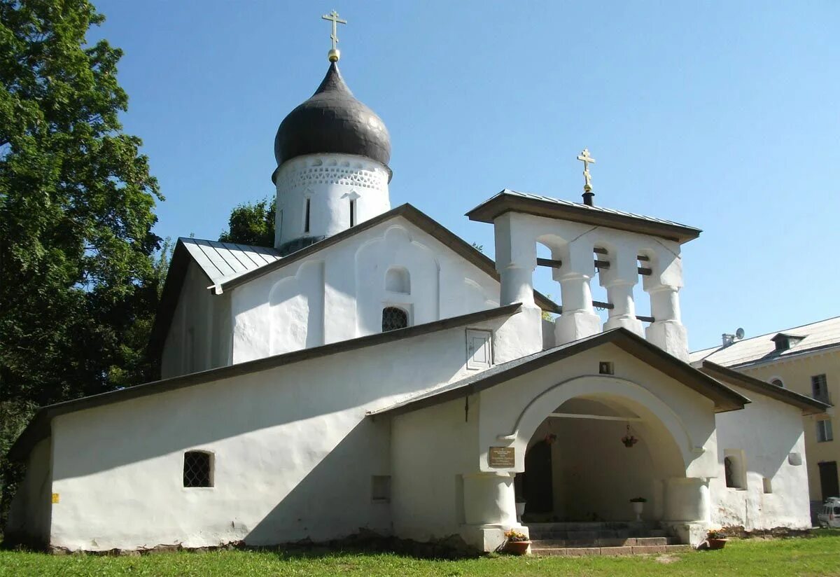 Псков николая со усохи. Церковь успения пресвятой богородицы псков. Псков. Псков, храм николая угодника. Псковские церкви фото.