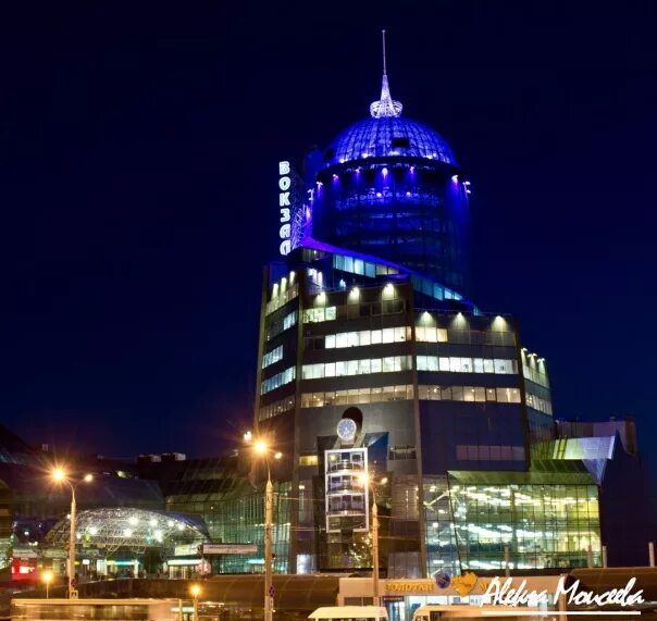 Самарский жд вокзал. Ж/д вокзал самара. Железнодорожный вокзал самара, самара. Самарский железнодорожный вокзал. Номер жд самаре.