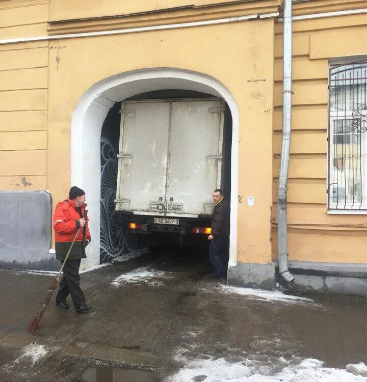 Арка проезд. Пожарный переулок. Противопожарная арка. Могилев пожарный переулок. Арочный проезд пожарной машины.