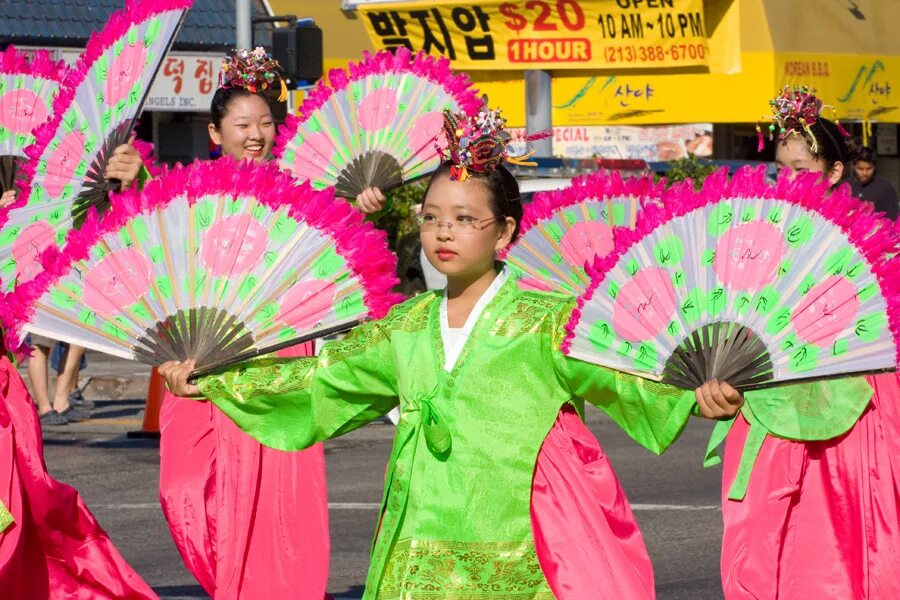 Культура южной кореи. Культура кореи. Фестивали в корее. Korean festival. Фестиваль чусок в корее.