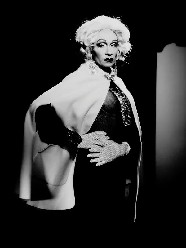 Монро художник. Влад монро художник. Монро художник. Мэрилин монро художник. Монро художник.