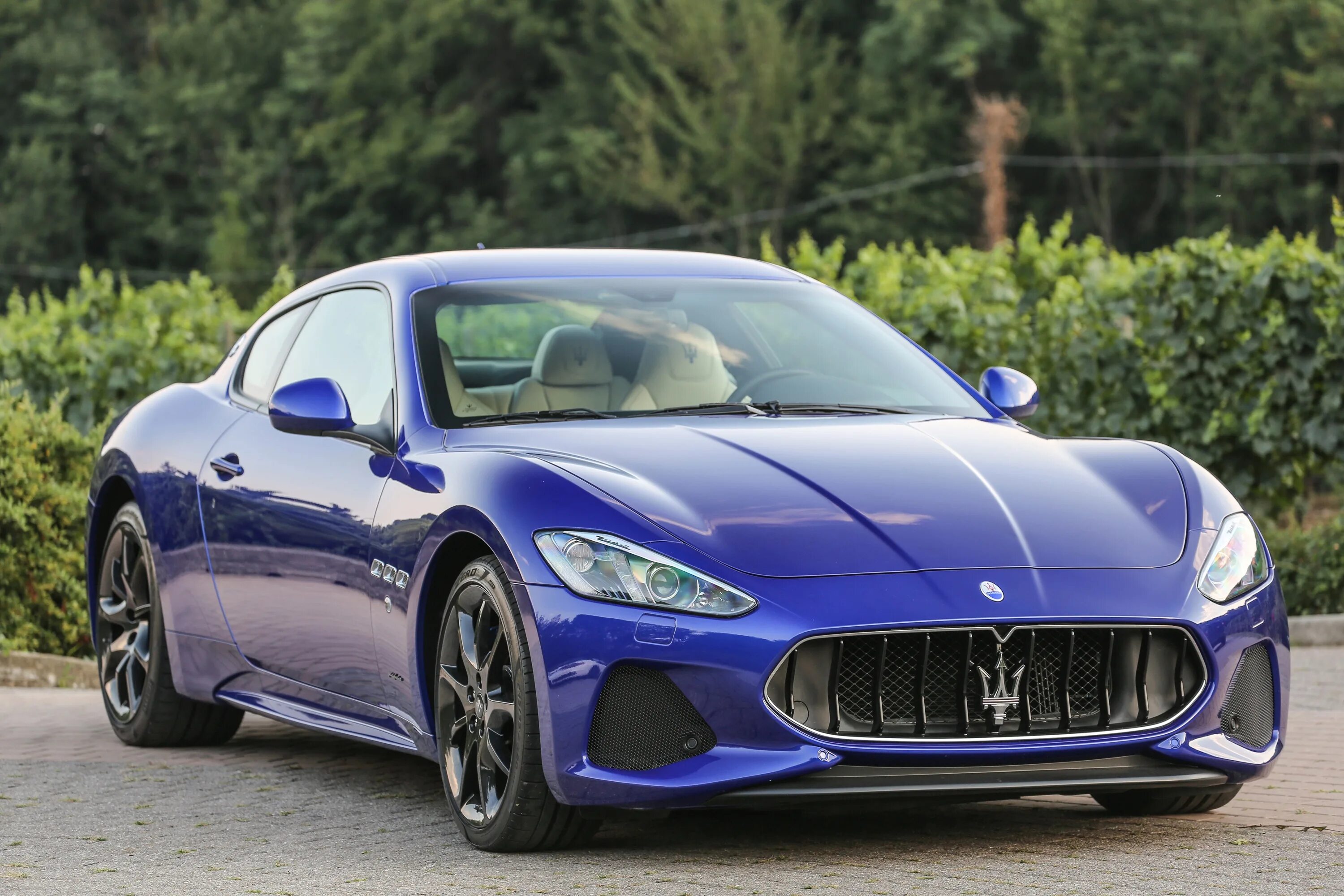 Blue sport. Мазерати Гранд Туризмо. Мазерати GRANTURISMO 2020. Maserati GRANTURISMO 2020 синий. Мазерати Гран Туризмо 2020.