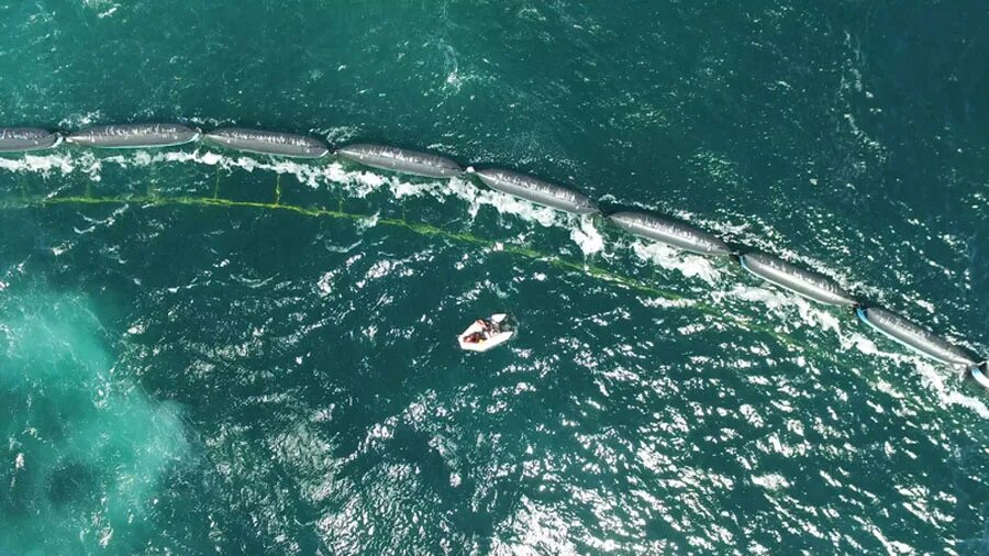 Белая стена в тихом океане фото Shocking Photographs Show A Sea Of Plastic Pollution In The Caribbean IFLScience