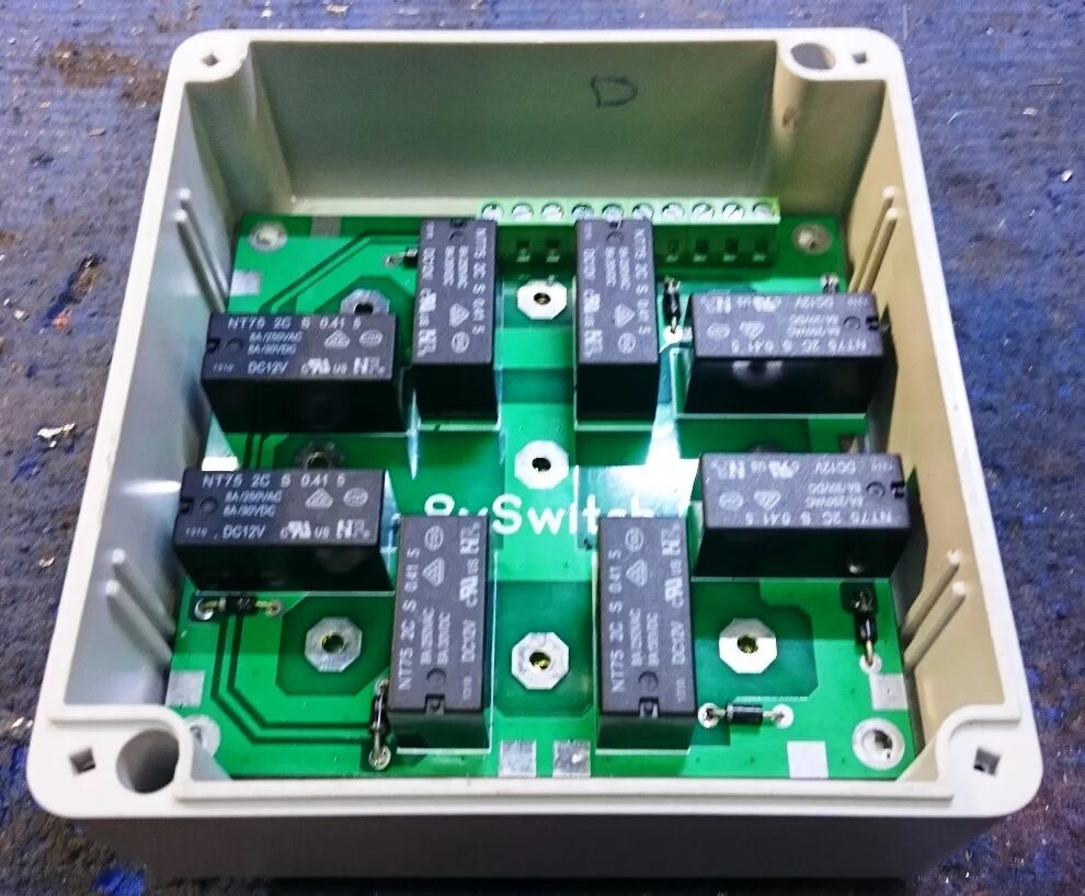 Коммутатор антенн 1r4a. Коммутатор на 4 антенны эндис. Антенный коммутатор эндис. Коммутатор антенн 1r4a. Антенный коммутатор на реле в1в.