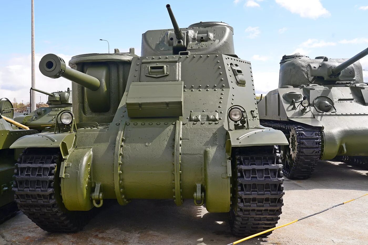 Танк m3a5 Lee. М3 Lee танк. M3 Grant танк. Американский танк m3 Lee.