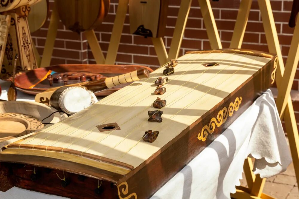 Деревянный инструмент средней азии. Флуер молдавский музыкальный инструмент. Казахские музыкальные инструменты жетыген. Деревянный инструмент средней азии. Национальный азербайджанский инструмент.