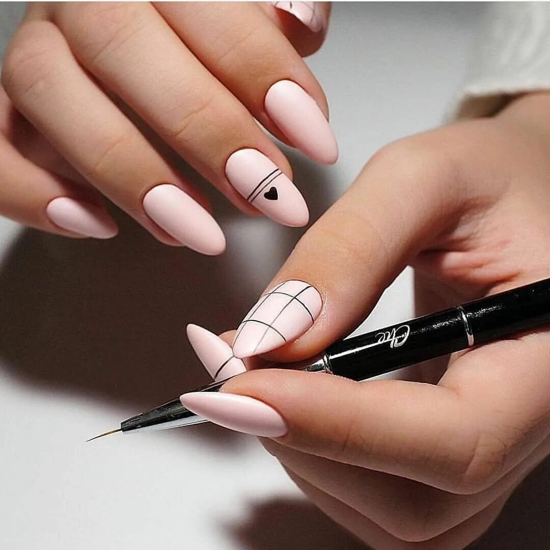 Идеи для маникюра без наращивания Pink and white reverse french Half moon nails, Nails, Best makeup products