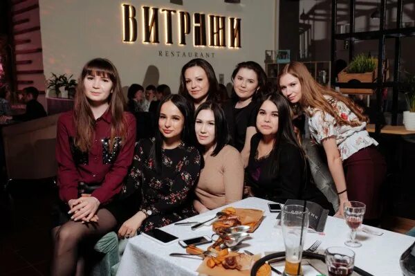 Витражи ул мира 2 альметьевск фото Витражи, restaurant, Альметьевск, улица Мира, 2 Yandex Maps