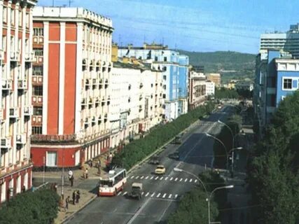 Мурманску 80