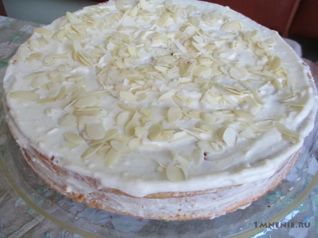 украшение торта бананом. торт из коржей. тортик из покупных бисквитных коржей. крем для торта из коржей готовых. украшение бисквитного торта.