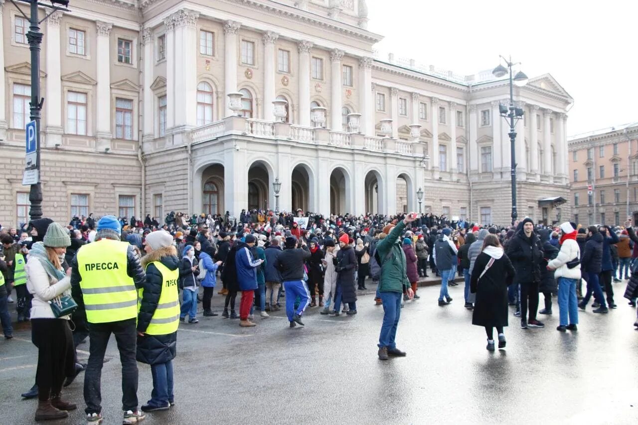 Протесты 31 января 2021 в Санкт Петербурге. Митинг. Митинг у дворца. Митинг Исаакиевская площадь. Новости часа сегодня в спб