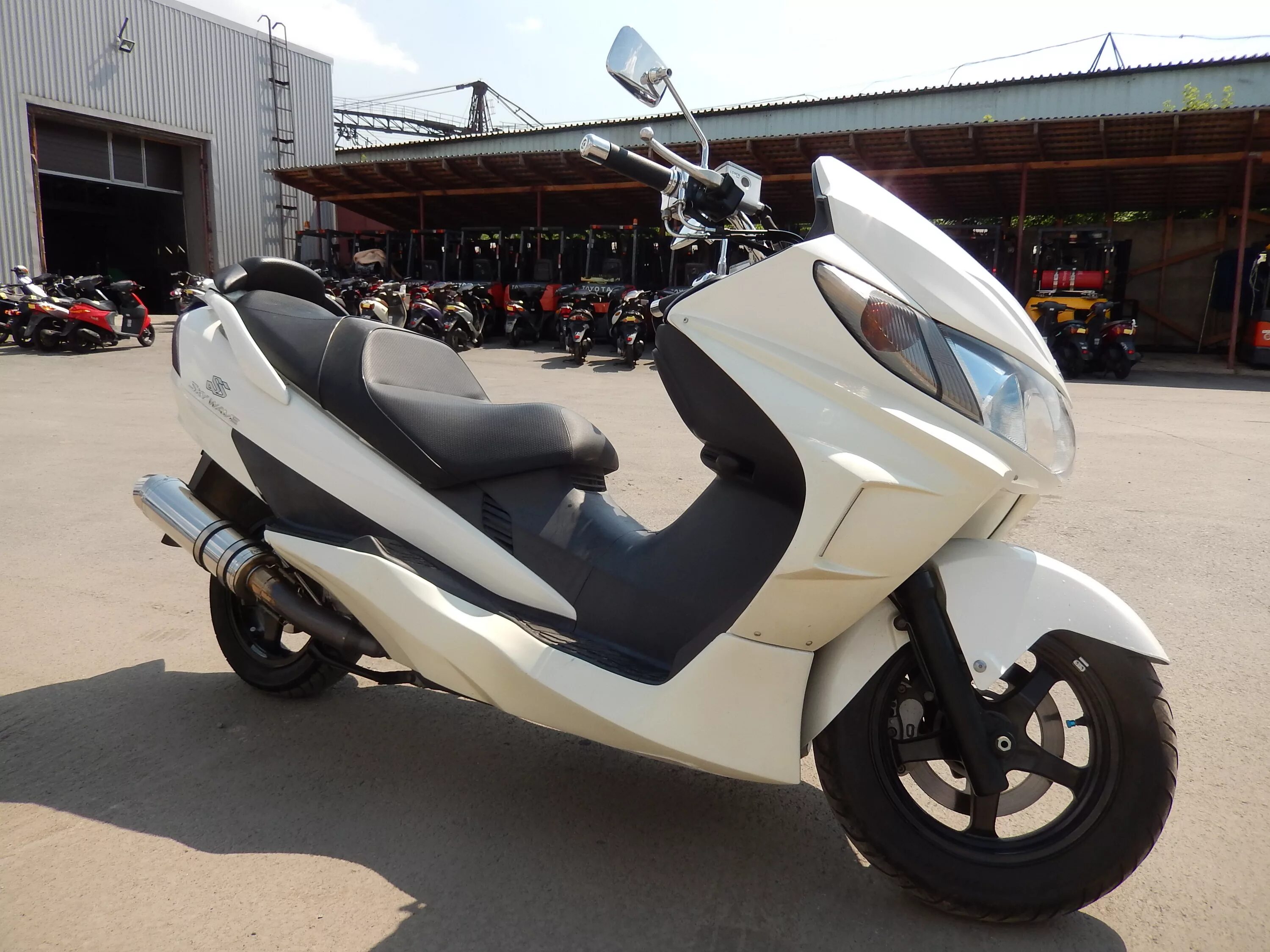 Suzuki skywave 250. Suzuki скайвей 250. Suzuki skywave 250. Suzuki skywave 250 2000. Suzuki burgman 250 максискутер.