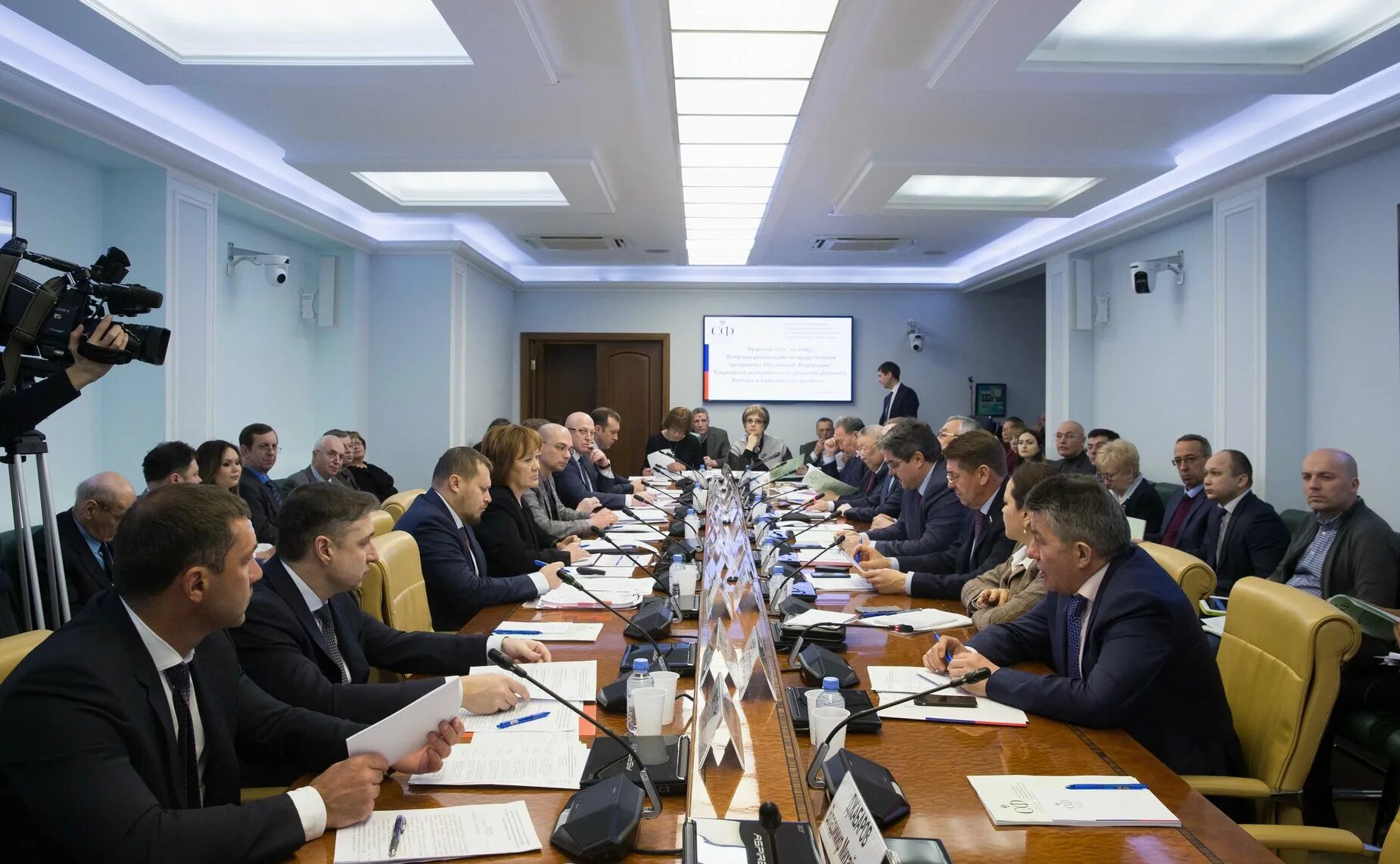 основные аспекты и направления развития теории гражданской службы. проект госслужащим. классный чин гражданской службы субъекта российской федерации. государственные служащие. профессиональное развитие государственного служащего.