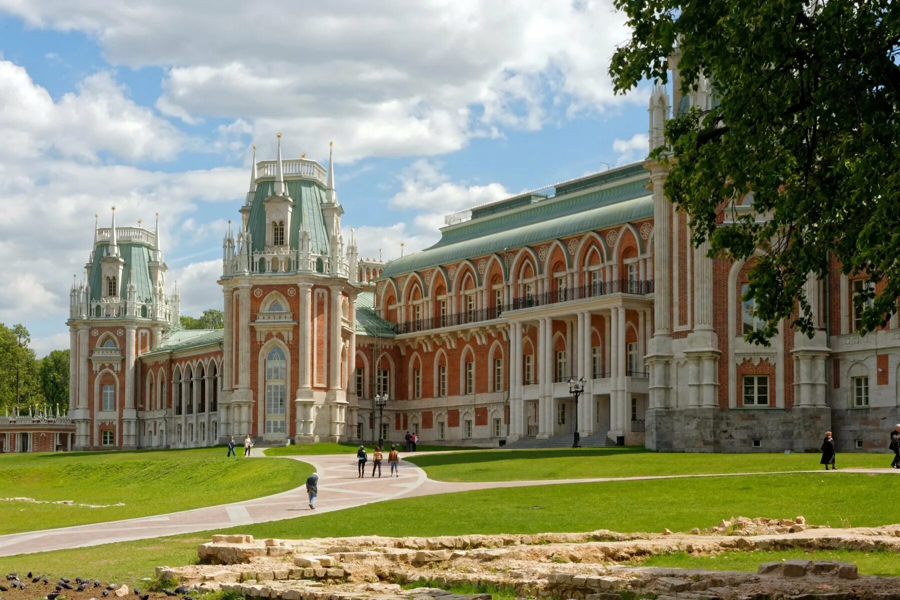 Дворец царицыно в москве. Ансамбль усадьбы Царицыно. Дворцовый комплекс Царицыно в Москве – Баженов. Музей усадьба Царицыно. Усадьба Царицыно (Архитектор в.и. Баженов).