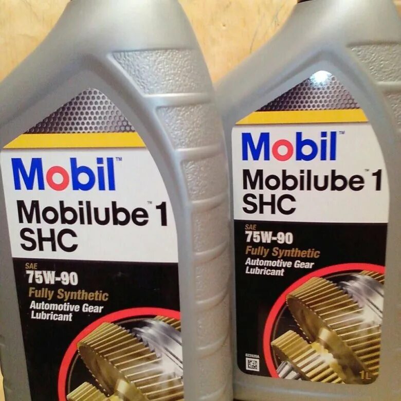 Масло трансмиссионное 75w90. Мобил shc 75w90. Mobil mobilube 1 shc 75w-90. Трансмиссионное масло mobil 75w90. Трансмиссионное масло 75w90 синтетика.