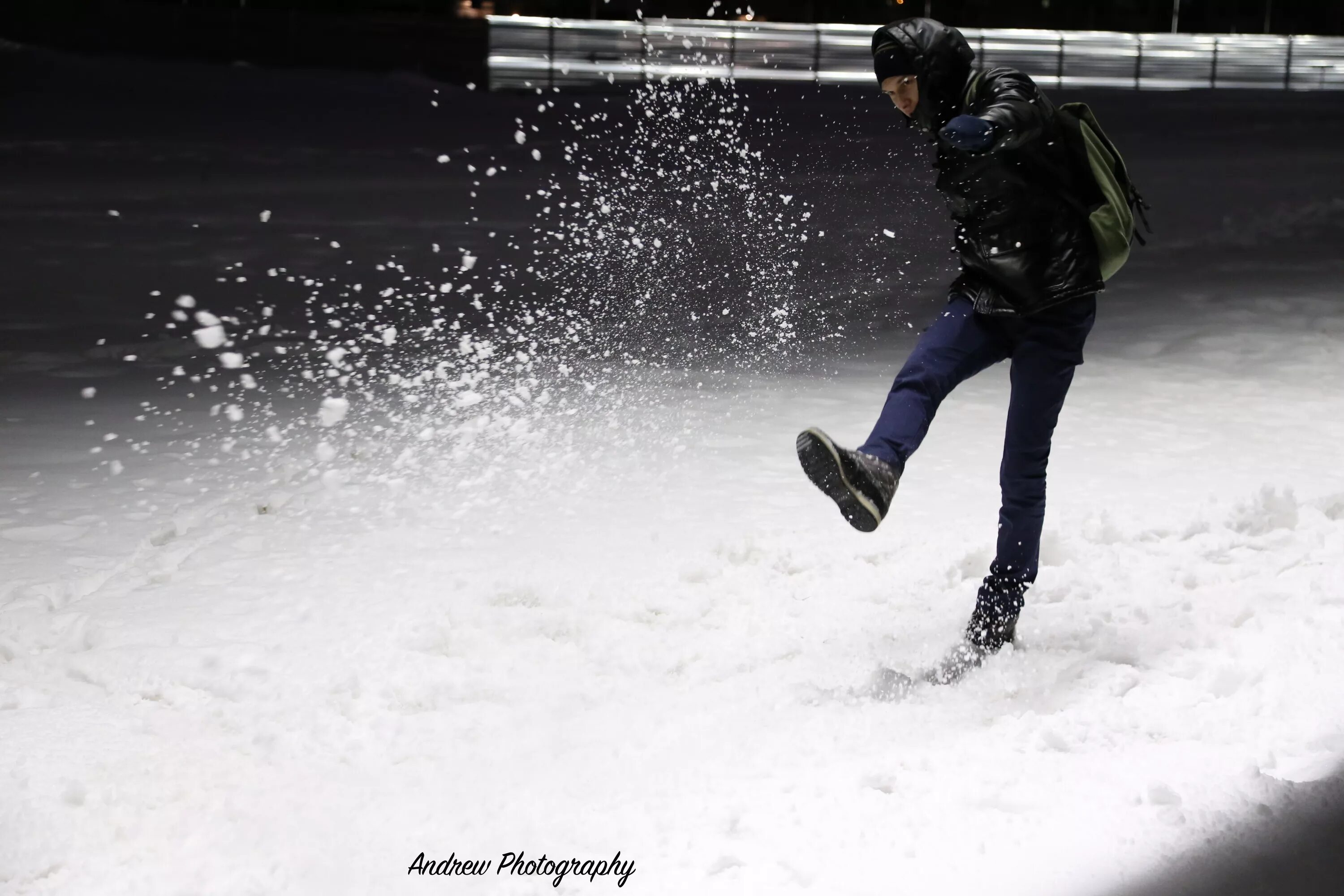 Убежать 6 букв. Удар чёрный снег. Snow Flow. Snow Flow pictures.