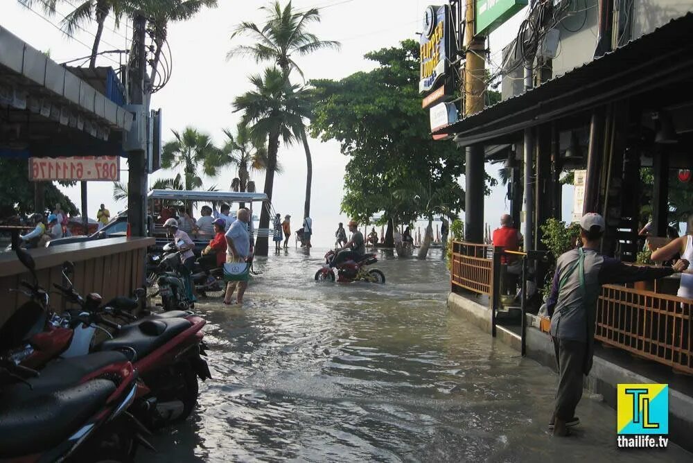 Бангкок осадки. Таиланд муссонные дожди. Тайланд дожди Муссоны.